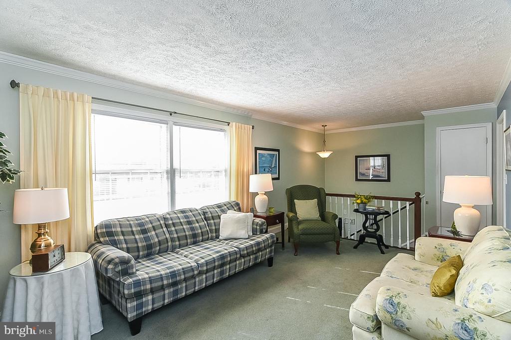 5507 CAROUSEL STREET