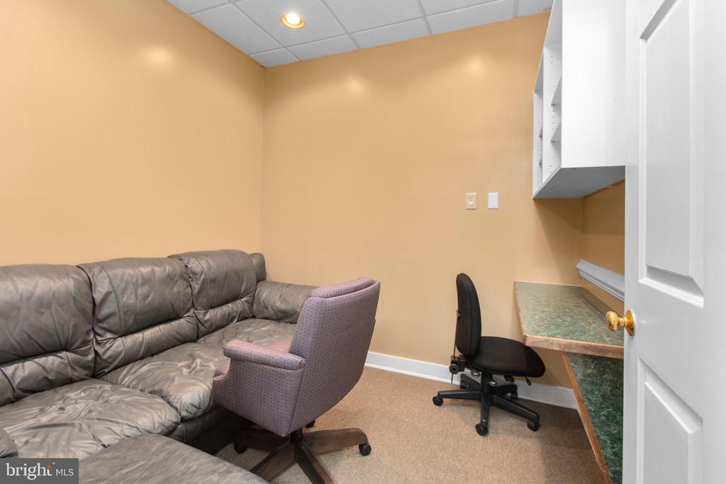 3916 PLANK ROAD