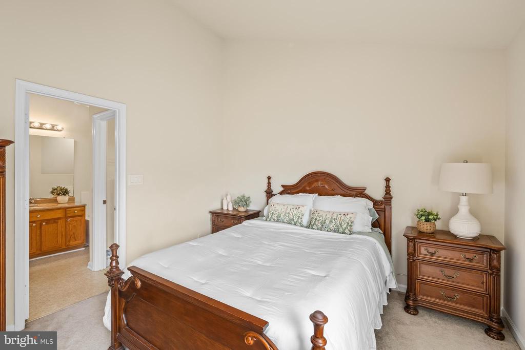 10826 HEATHERWOOD DRIVE