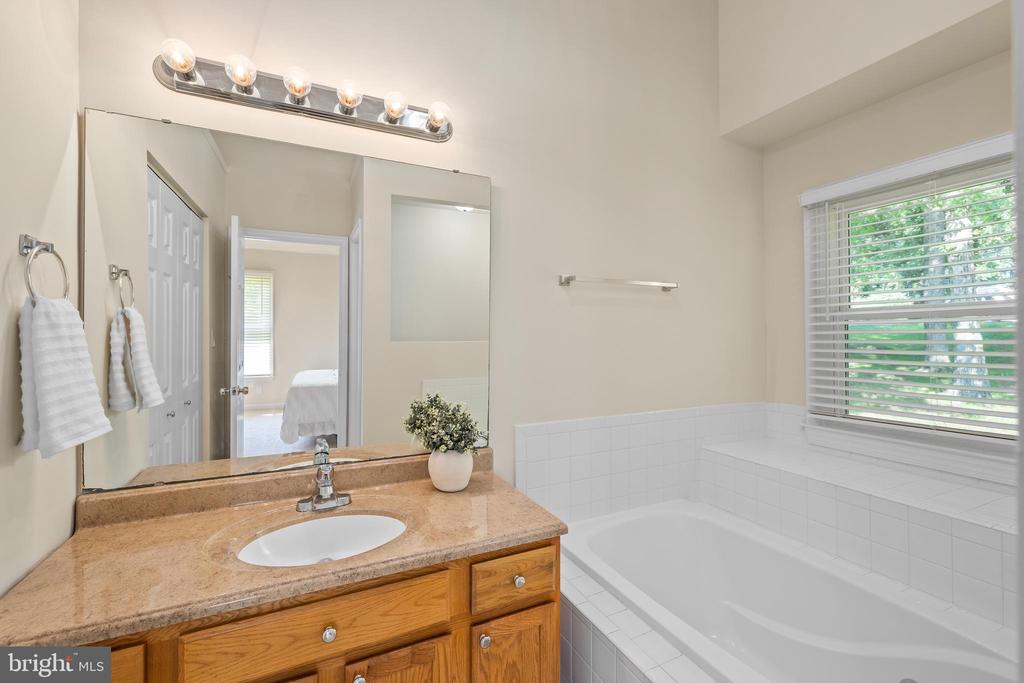 10826 HEATHERWOOD DRIVE