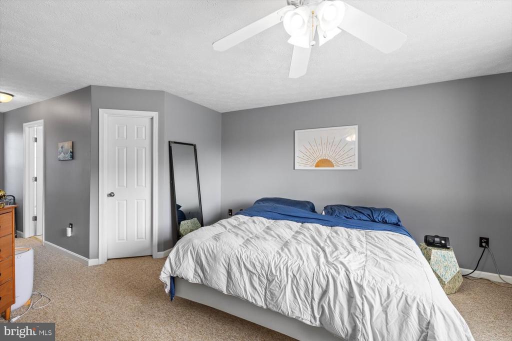 4403 BATTERY HILL LANE