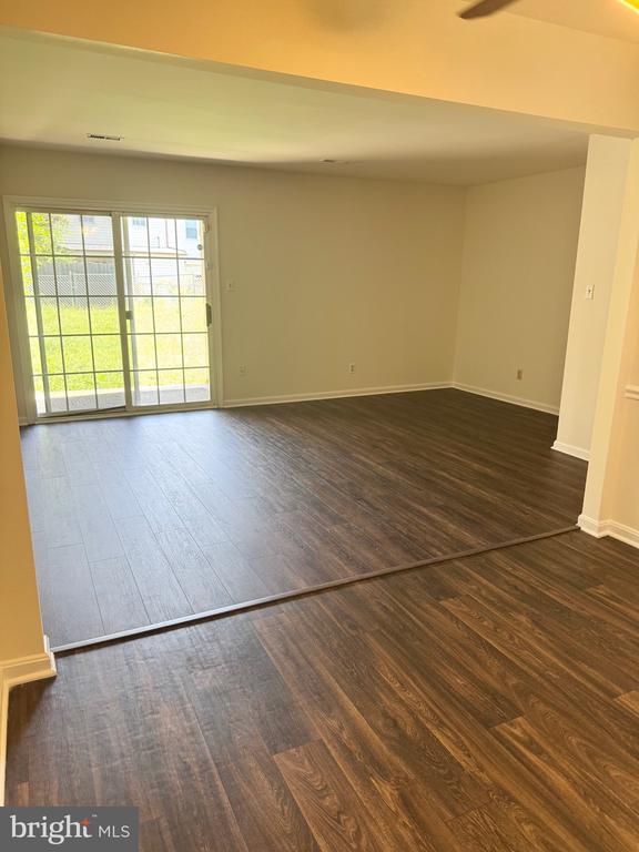413 OLDE GREENWICH CIRCLE
