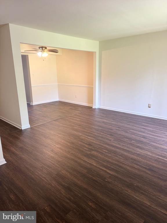 413 OLDE GREENWICH CIRCLE