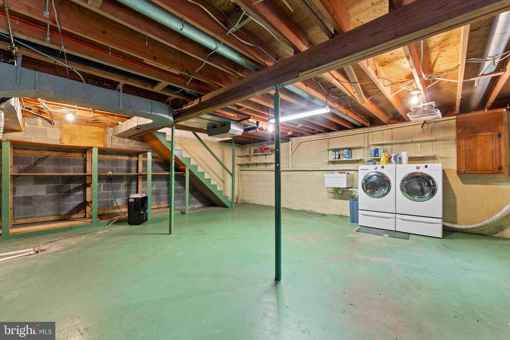 109 BATTERY LANE