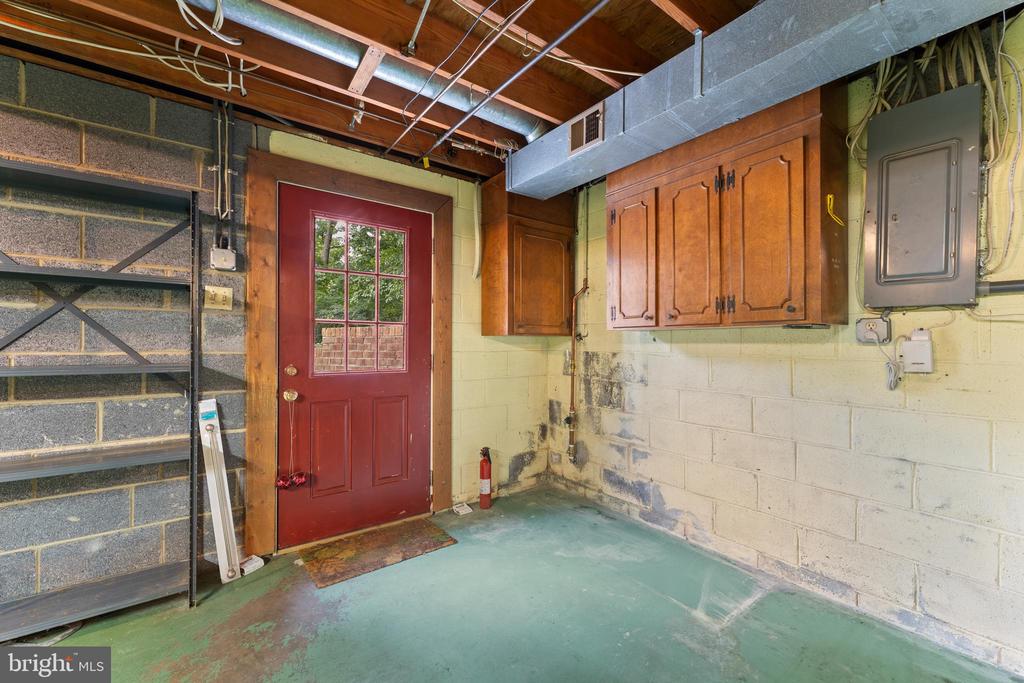 109 BATTERY LANE