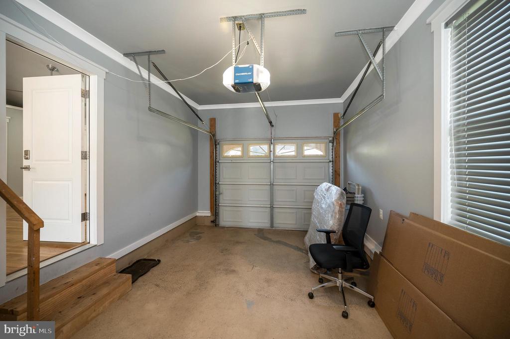 10906 PEACH TREE DRIVE
