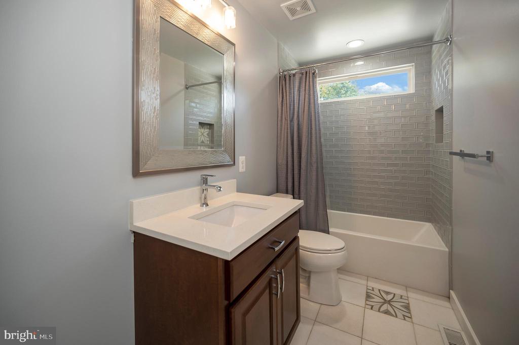 10906 PEACH TREE DRIVE