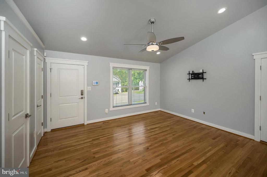 10906 PEACH TREE DRIVE