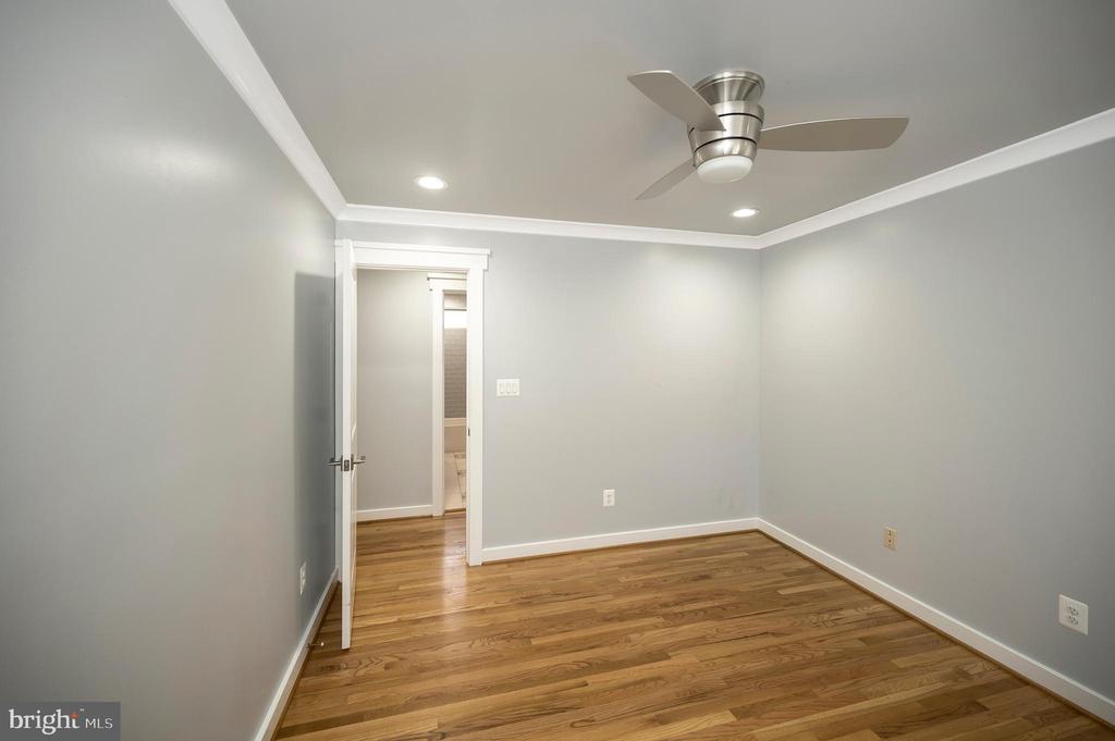 10906 PEACH TREE DRIVE