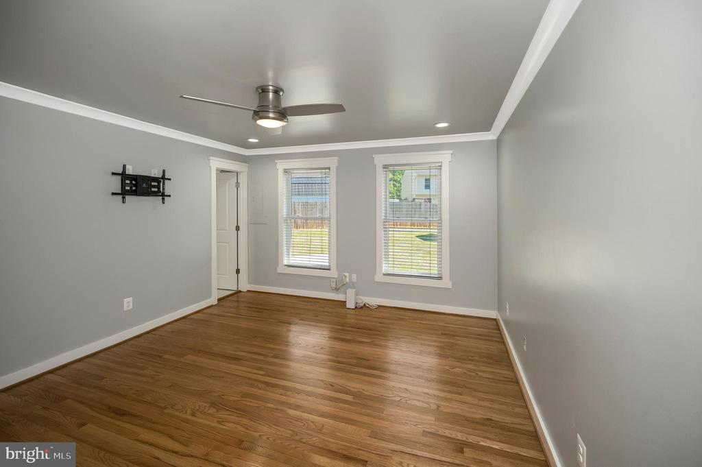 10906 PEACH TREE DRIVE