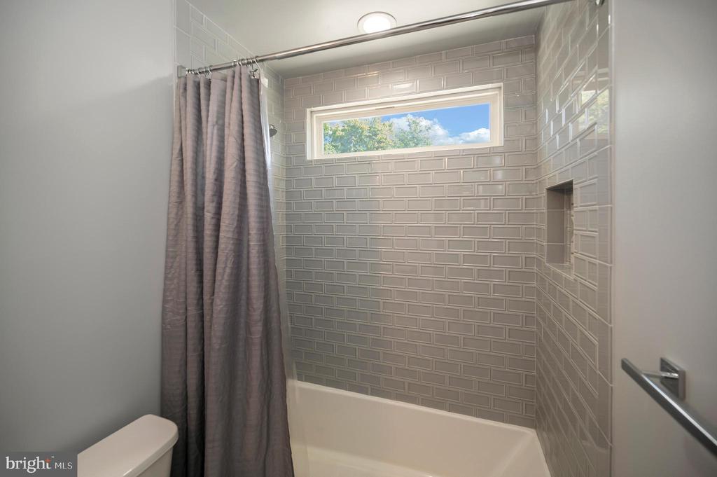 10906 PEACH TREE DRIVE