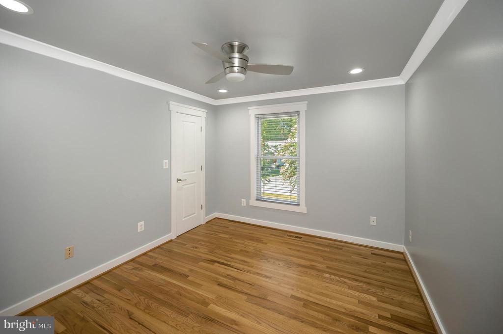 10906 PEACH TREE DRIVE