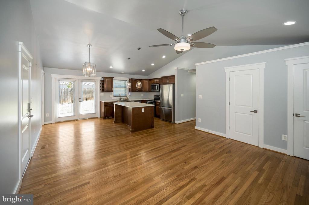 10906 PEACH TREE DRIVE