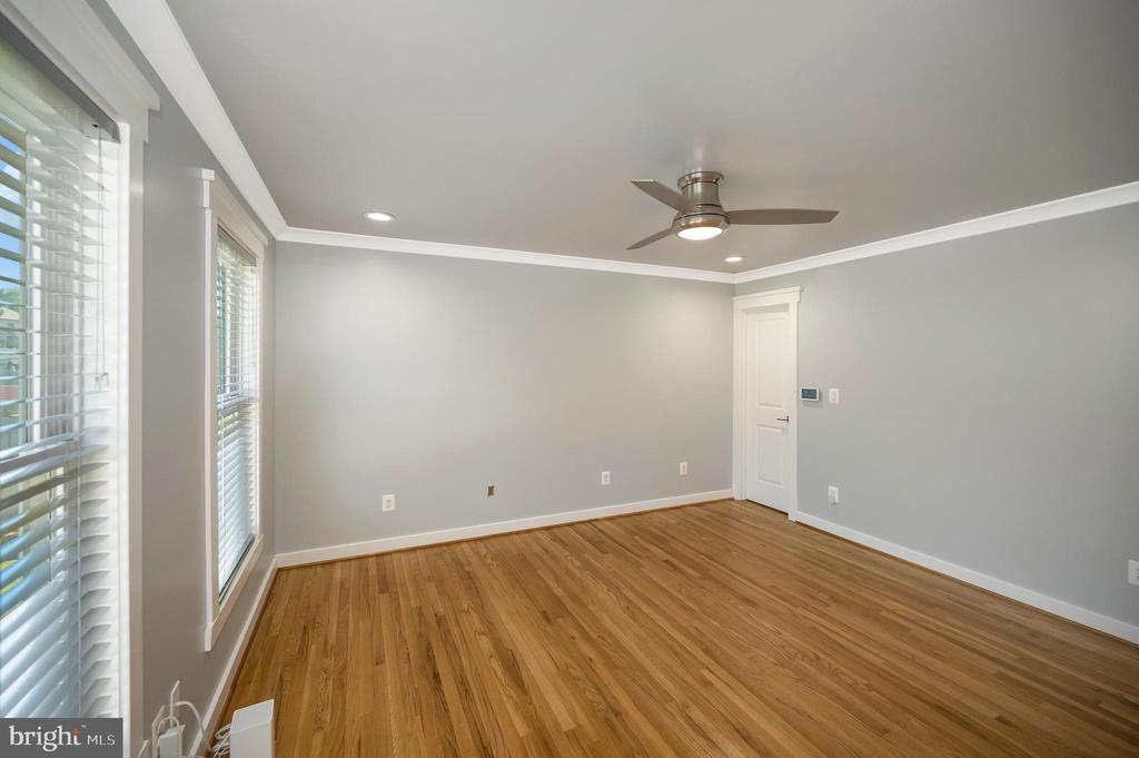 10906 PEACH TREE DRIVE