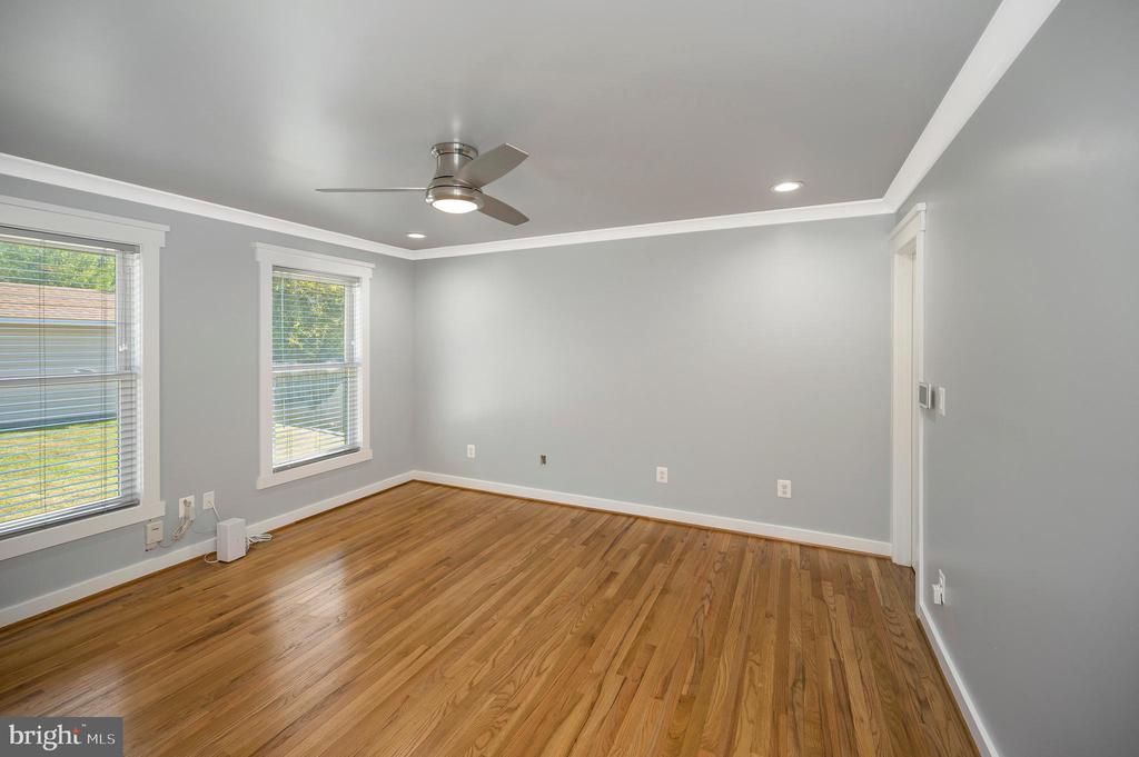 10906 PEACH TREE DRIVE