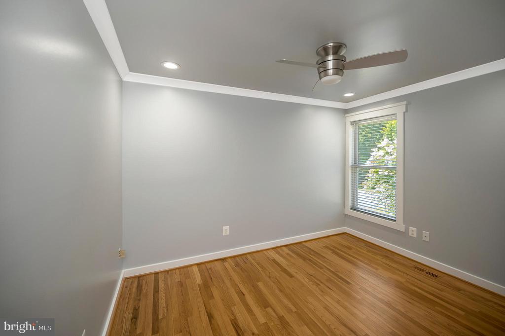 10906 PEACH TREE DRIVE