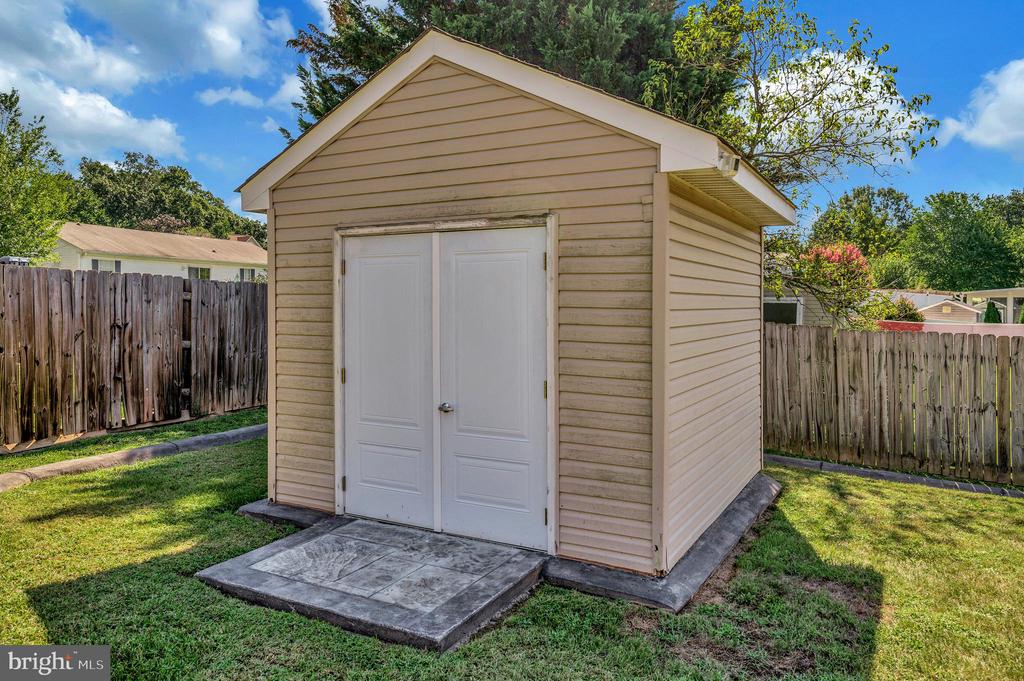 10906 PEACH TREE DRIVE