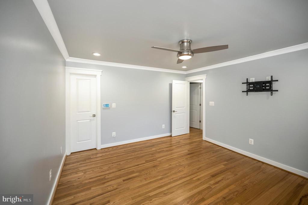 10906 PEACH TREE DRIVE