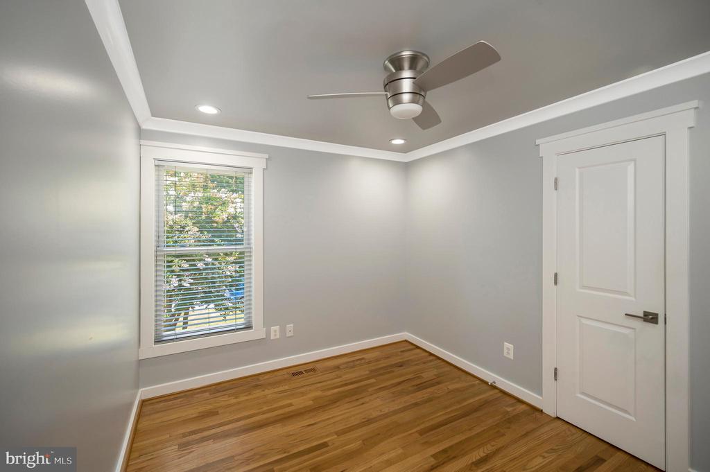 10906 PEACH TREE DRIVE