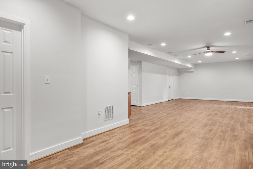 11304 A CHIVALRY CHASE LANE LEASE