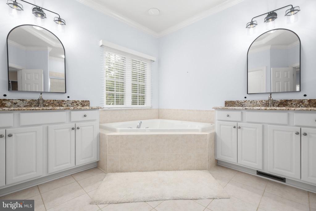 11304 A CHIVALRY CHASE LANE LEASE