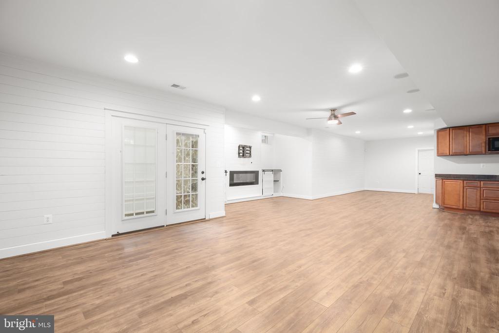 11304 A CHIVALRY CHASE LANE LEASE