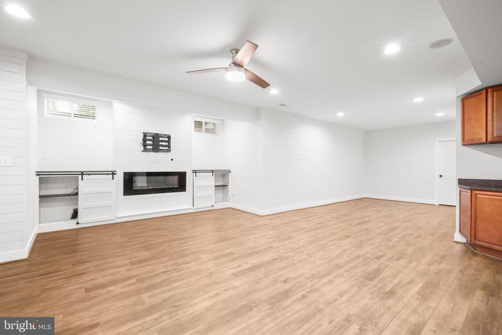 11304 A CHIVALRY CHASE LANE LEASE