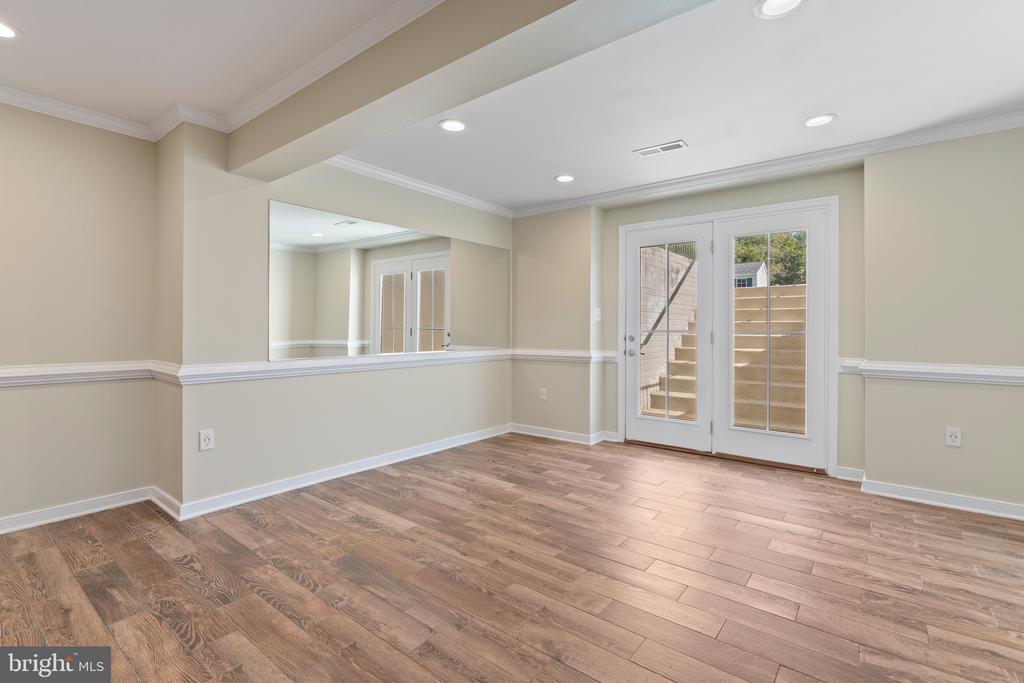 2411 WALTHALL COURT