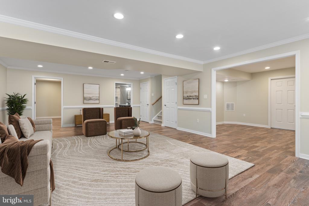 2411 WALTHALL COURT