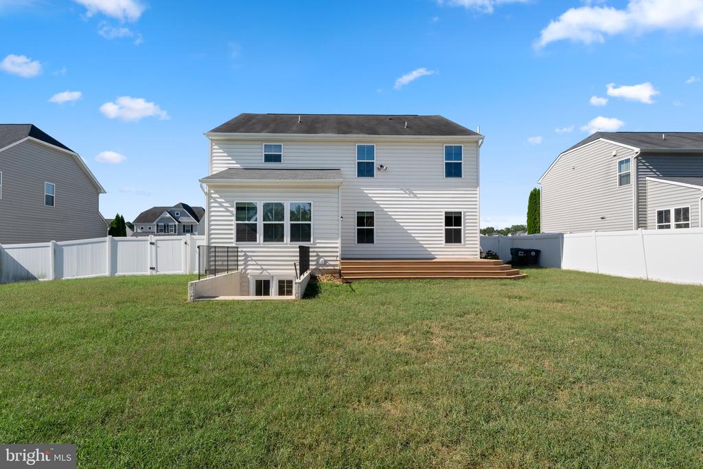 2411 WALTHALL COURT