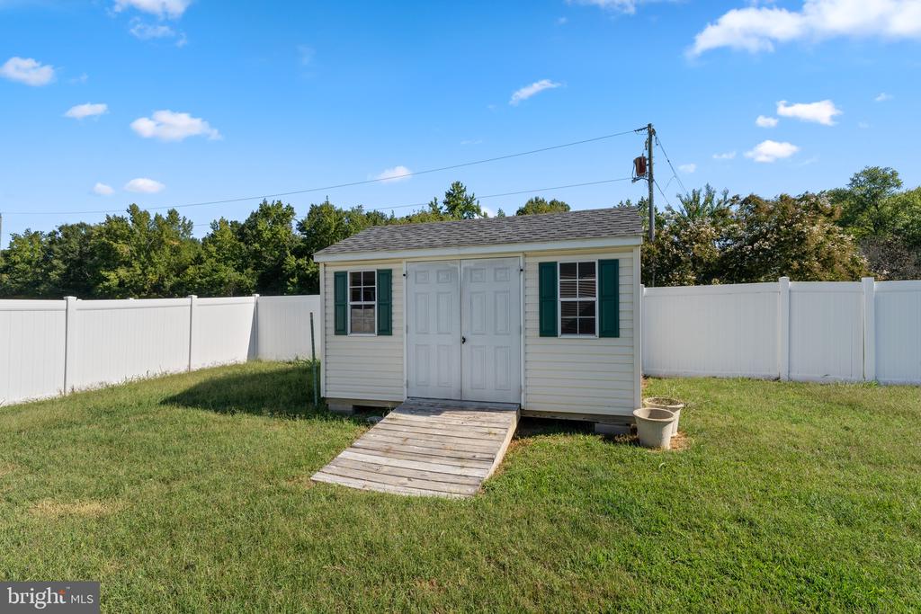2411 WALTHALL COURT