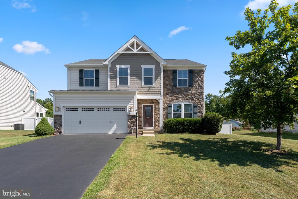 2411 WALTHALL COURT