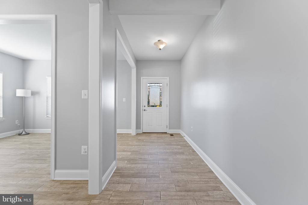 2411 WALTHALL COURT
