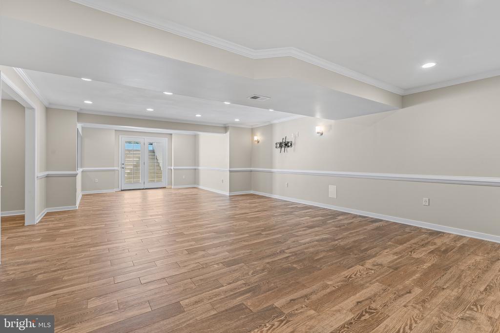 2411 WALTHALL COURT