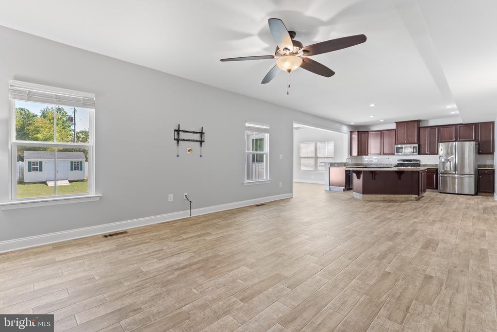 2411 WALTHALL COURT