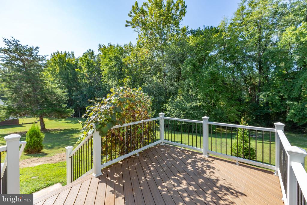 8022 SOURWOOD COURT