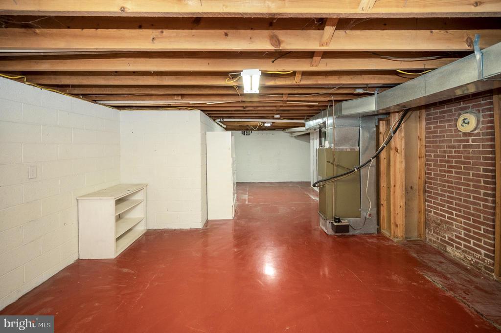 8625 BROCK ROAD