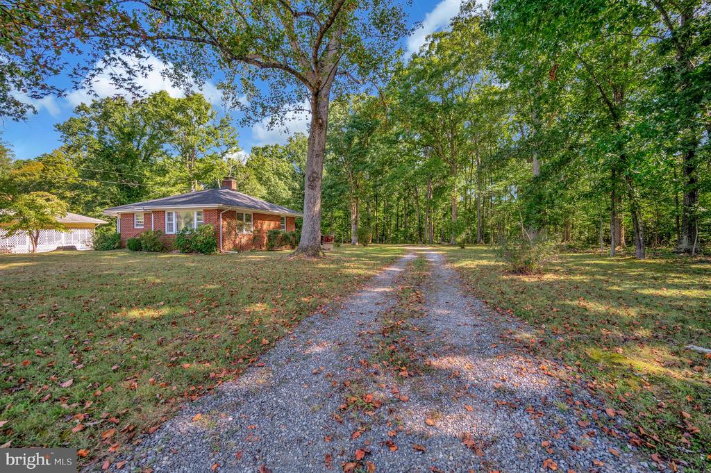 8625 BROCK ROAD