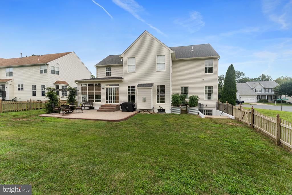 10310 LEES CROSSING LANE