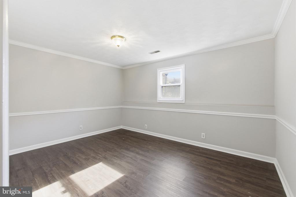 7301 DREW LANE