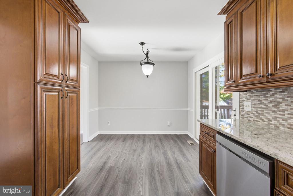 7301 DREW LANE