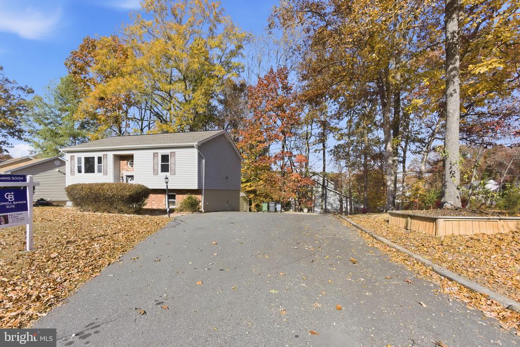 7301 DREW LANE