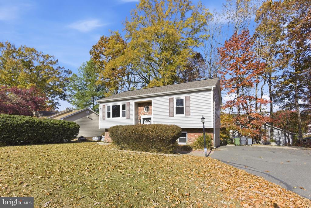 7301 DREW LANE