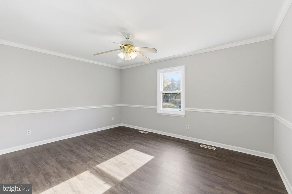 7301 DREW LANE