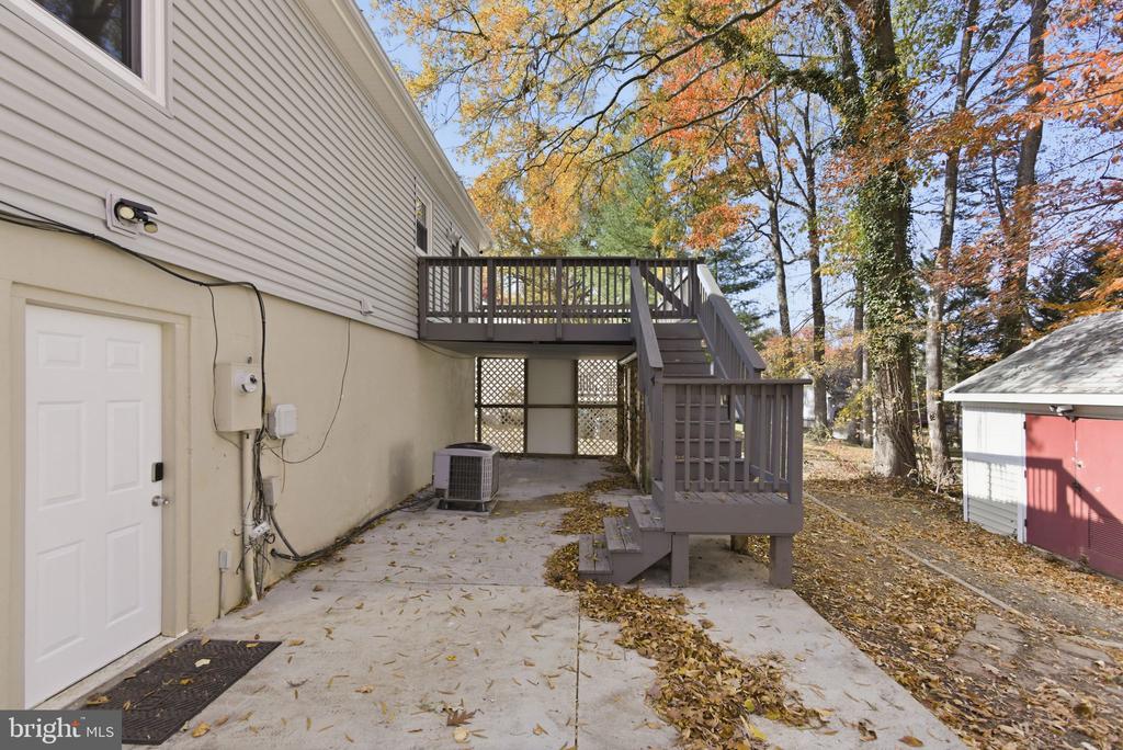 7301 DREW LANE