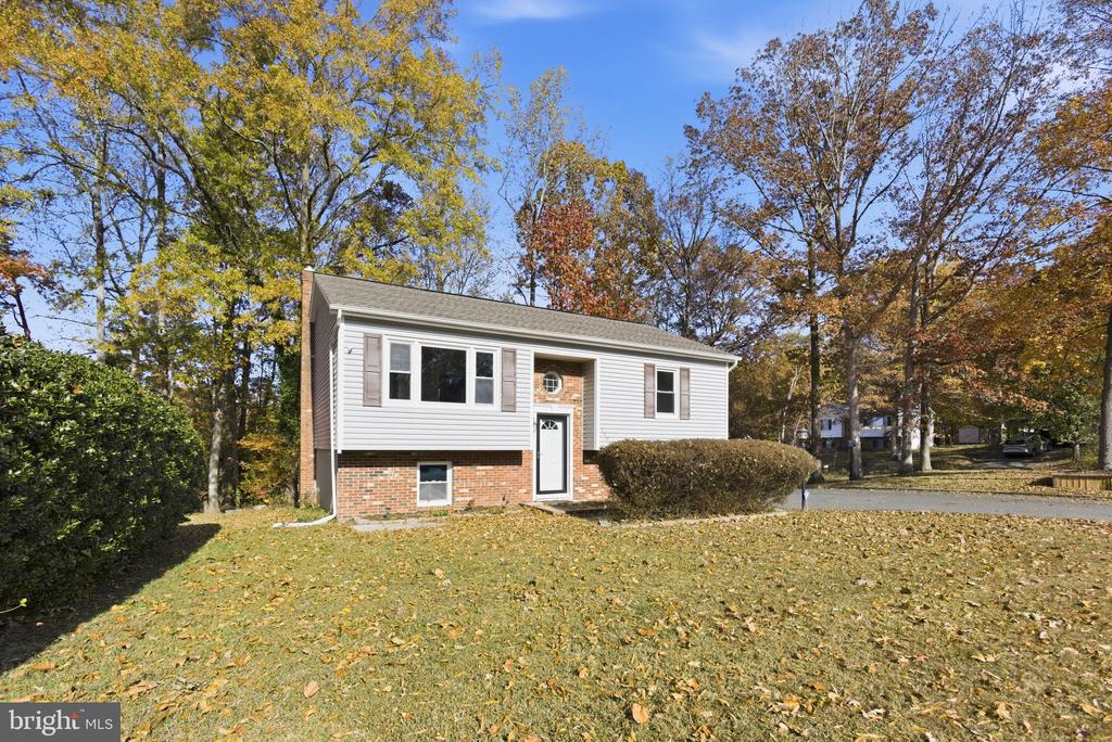 7301 DREW LANE