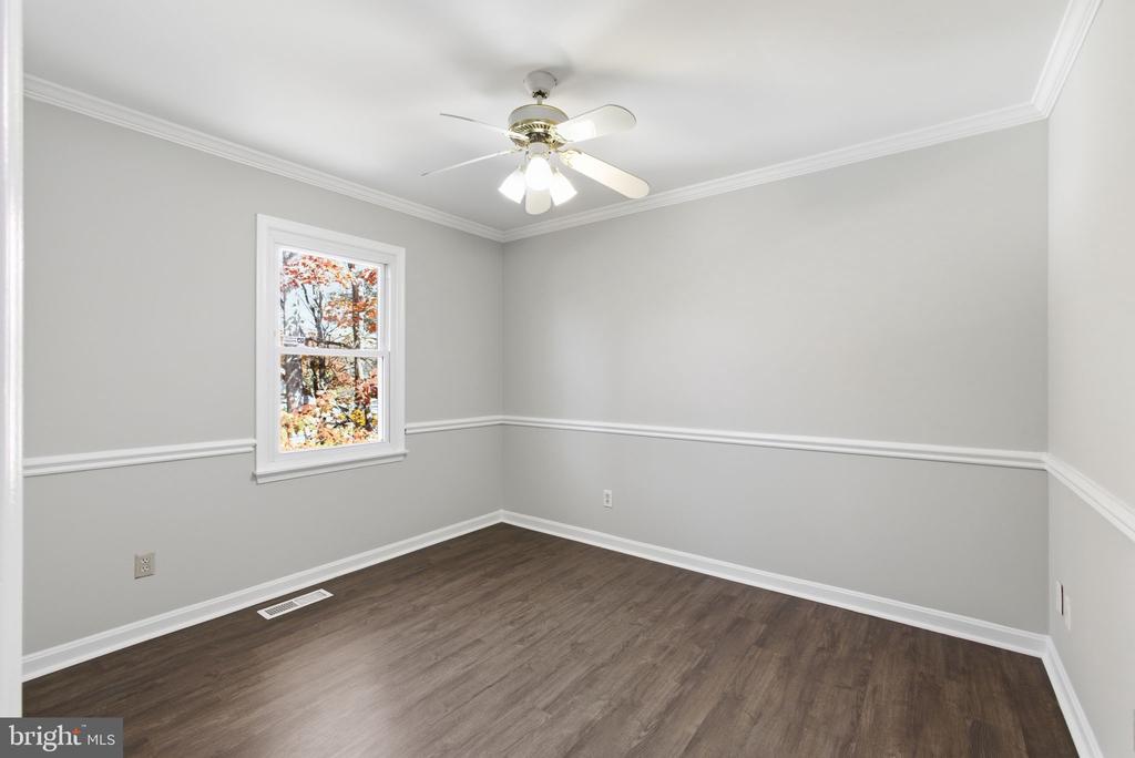 7301 DREW LANE