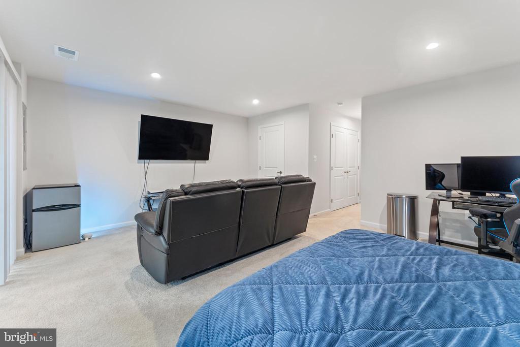 8809 STEVENSON LANE