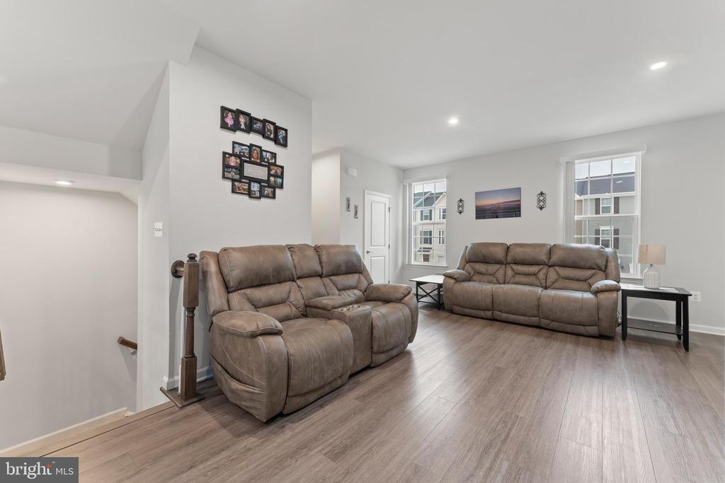 8809 STEVENSON LANE
