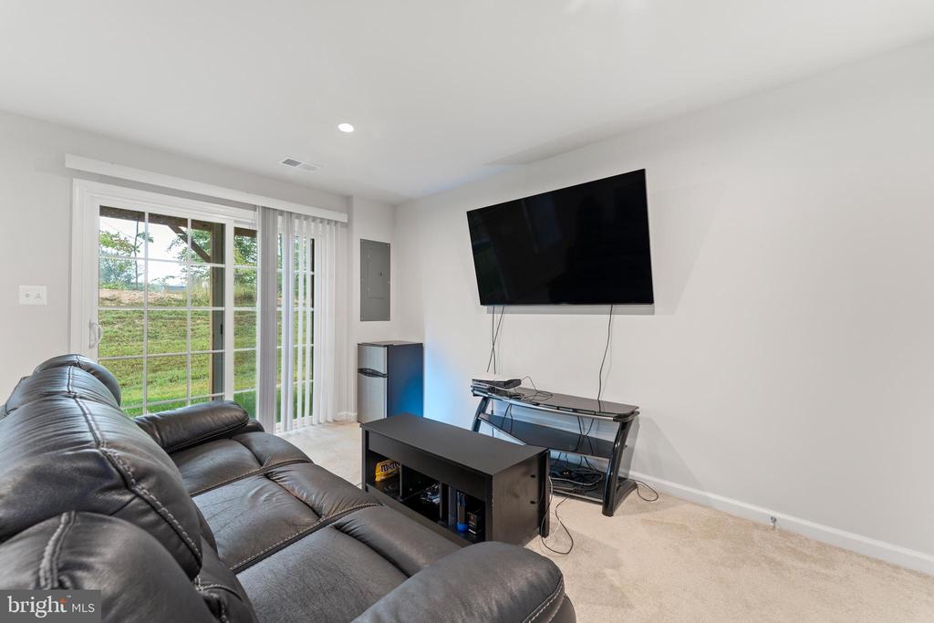 8809 STEVENSON LANE
